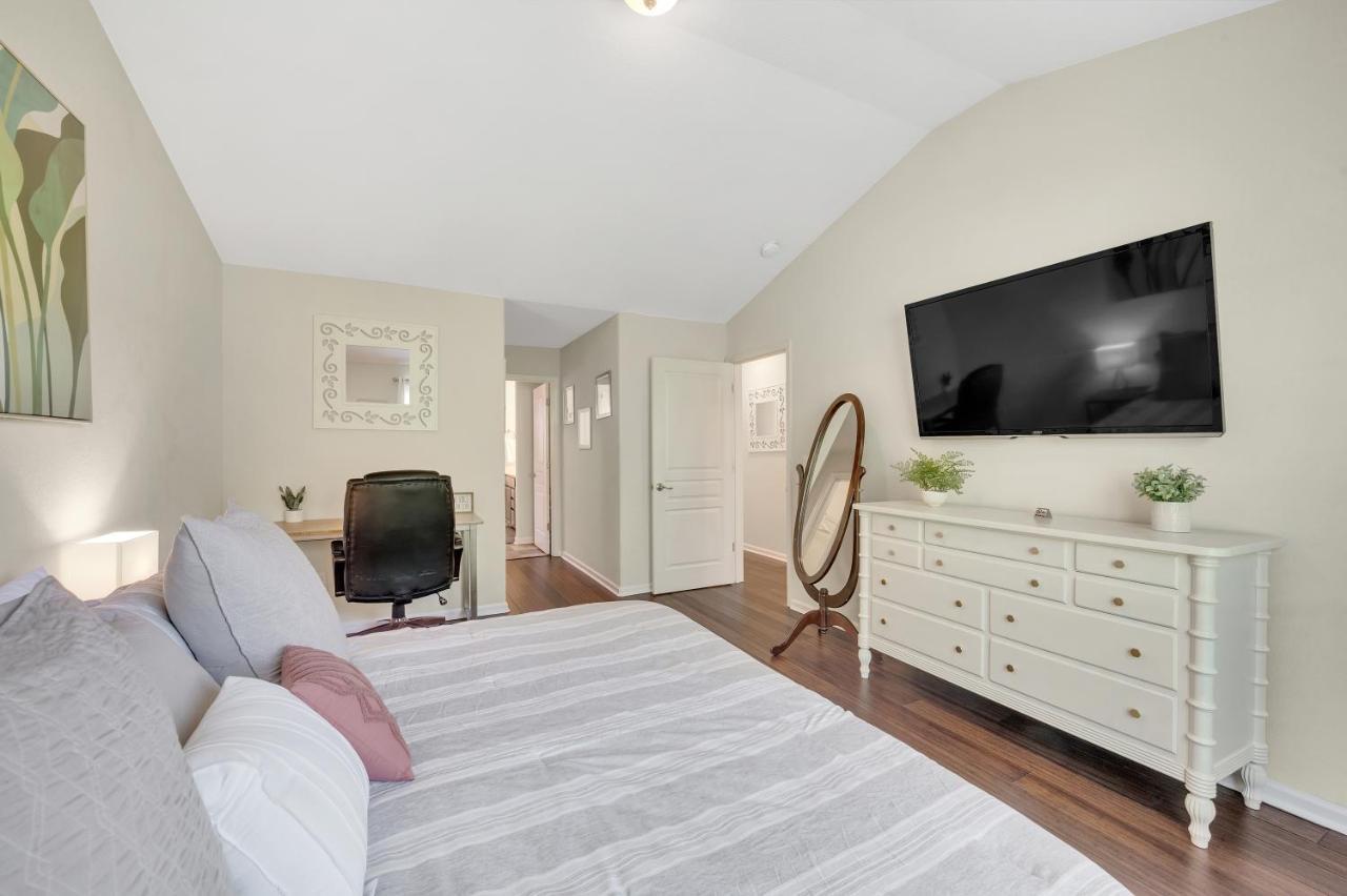 تشارلوت Cozy Home Close To Airport, Downtown, & Us Whitewater Center المظهر الخارجي الصورة